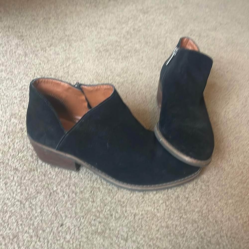 Lucky black sued booties